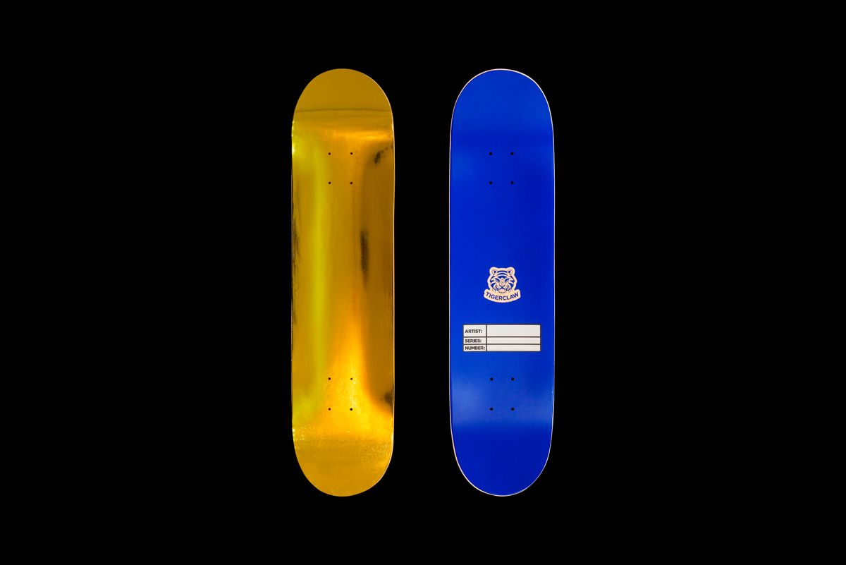 Gold skateboard par Tigerclaw Supplies